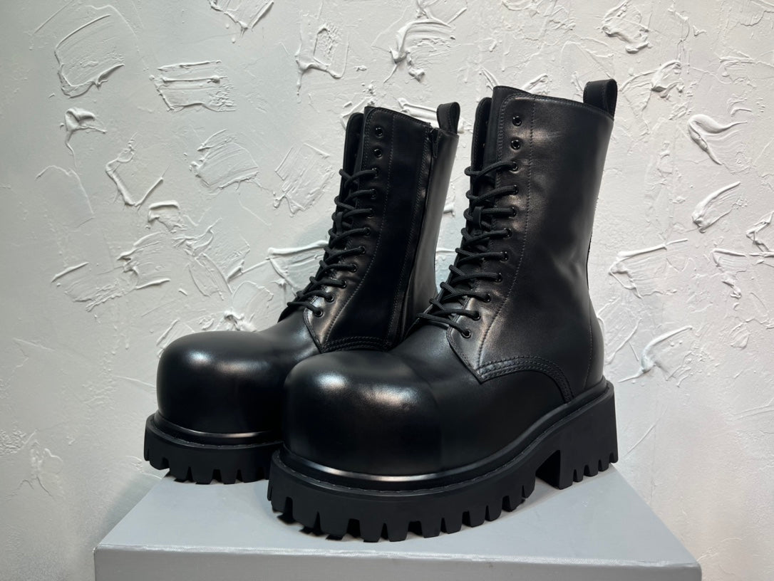 Bulldozer leather lace-up boot